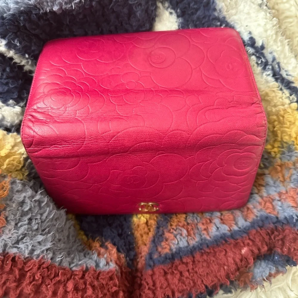CHANEL beautiful pink